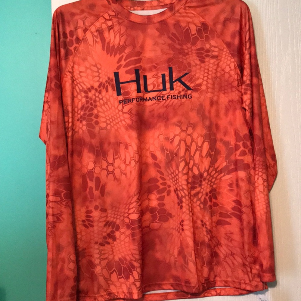 Brand new Huk performance dry fit long sleeve